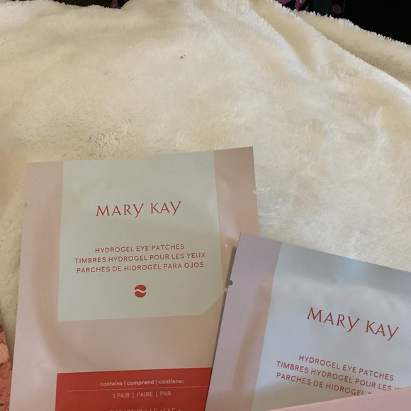 Mary Kay Sample Sets - Picture 2 of 6